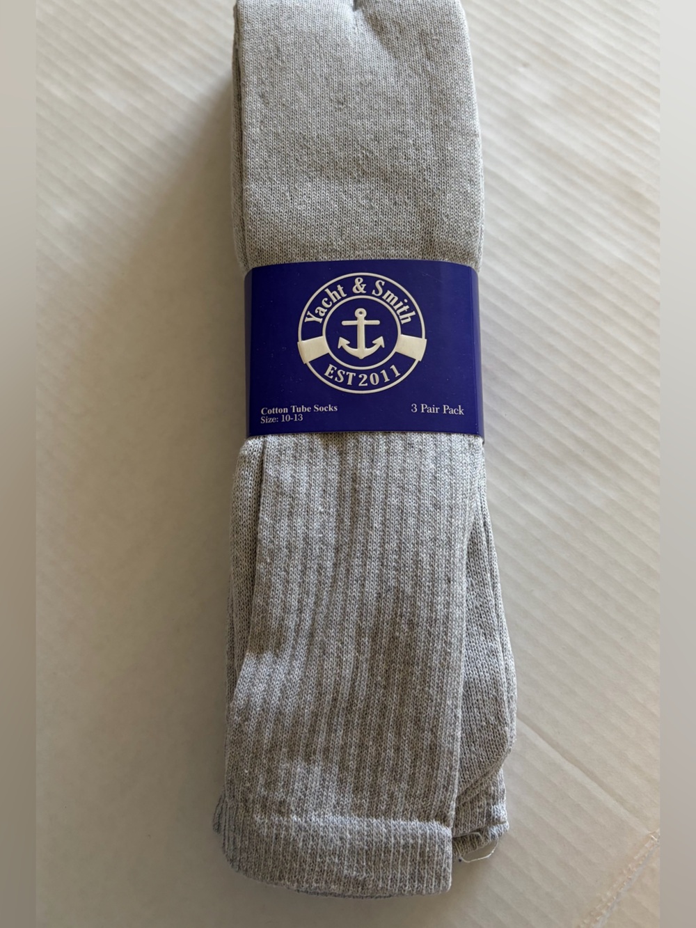 New with tags Yacht & Smith cotton tube socks, 3-pair pack.